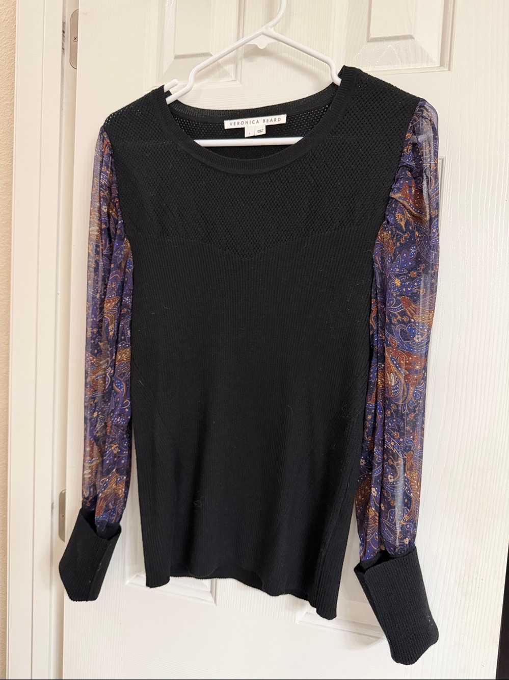 Veronica Beard Sweater. NEW condition 
Size Large
